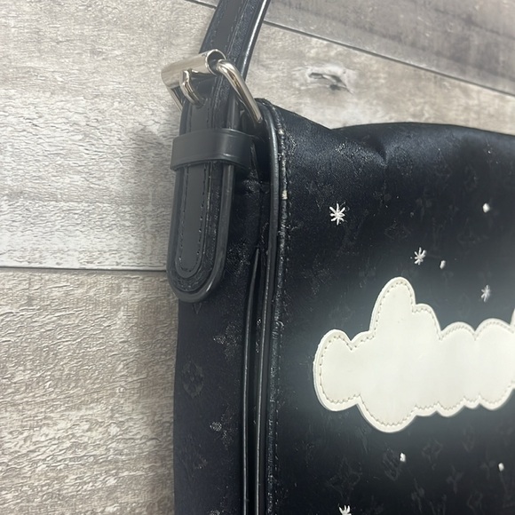 LOUIS VUITTON Giraffe CONTE DE FÉES Adjustable Crossbody. Soft satin material! - Picture 3 of 11